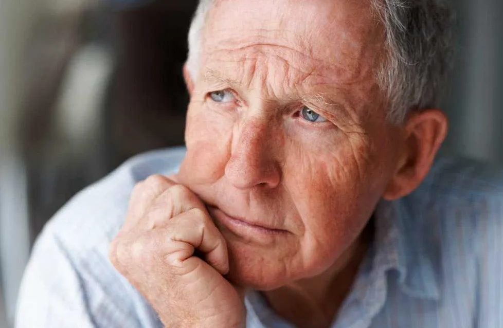 Психические расстройства у пожилых людей: симптомы и способы помощи